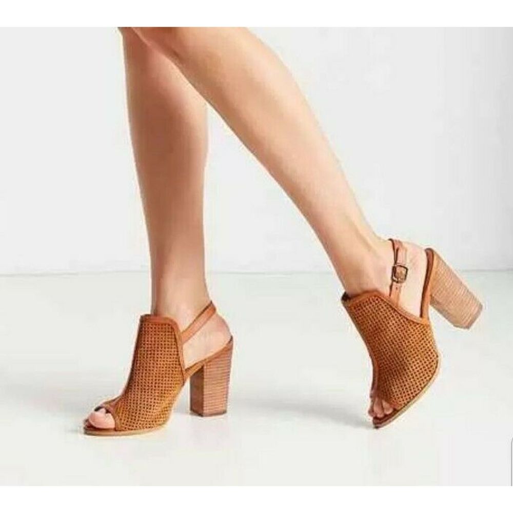 Kelsi Dagger Brooklyn Goya Perforated Heels